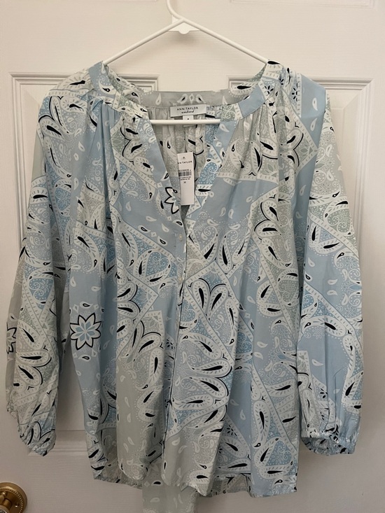 Ann Taylor Tops - Ann Taylor Light Blue and White Paisley Button-Front Blouse